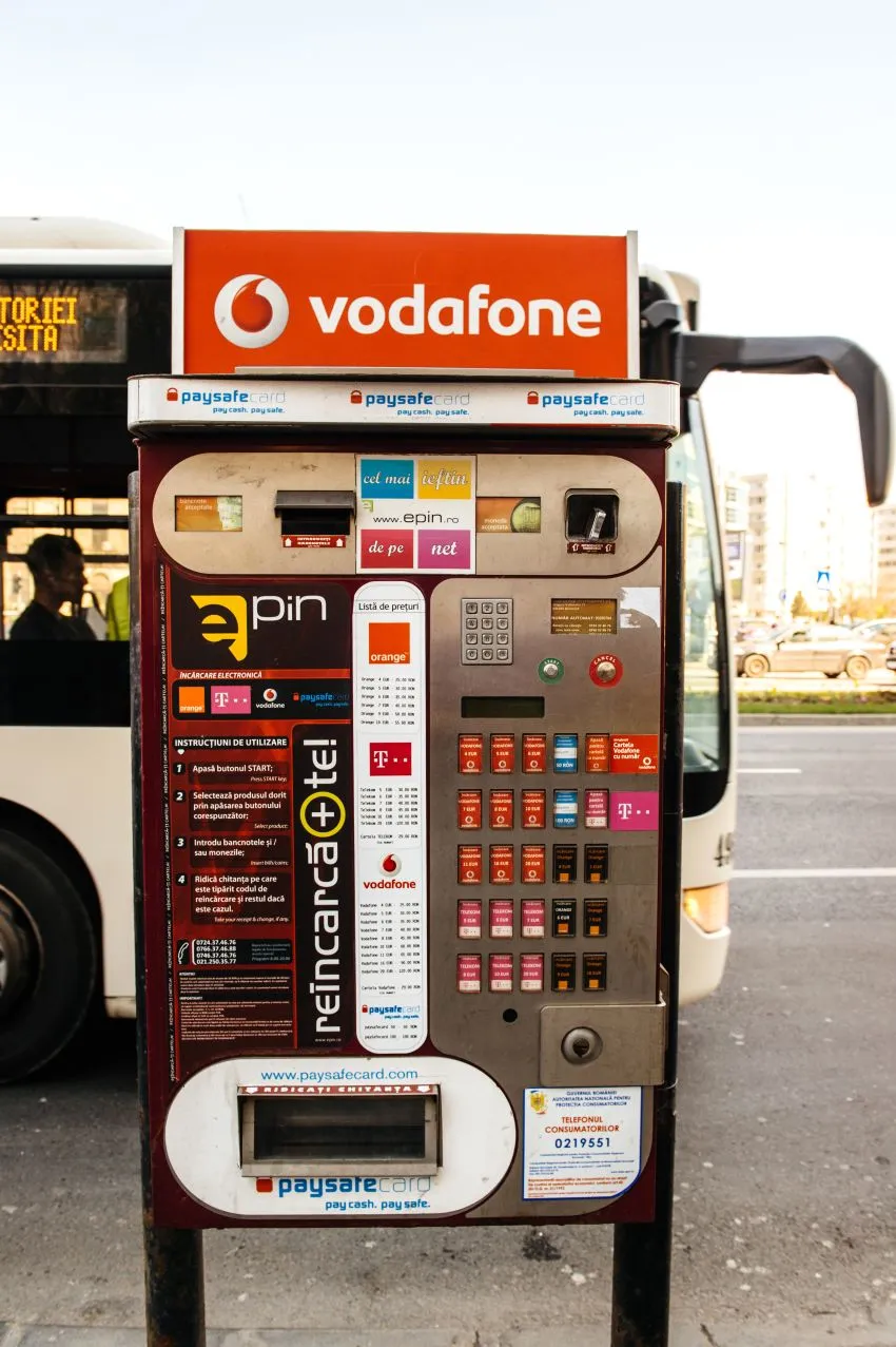 Alter Vodafone-Automat zum Erwerb von Paysafecard-Prepaid-Karten